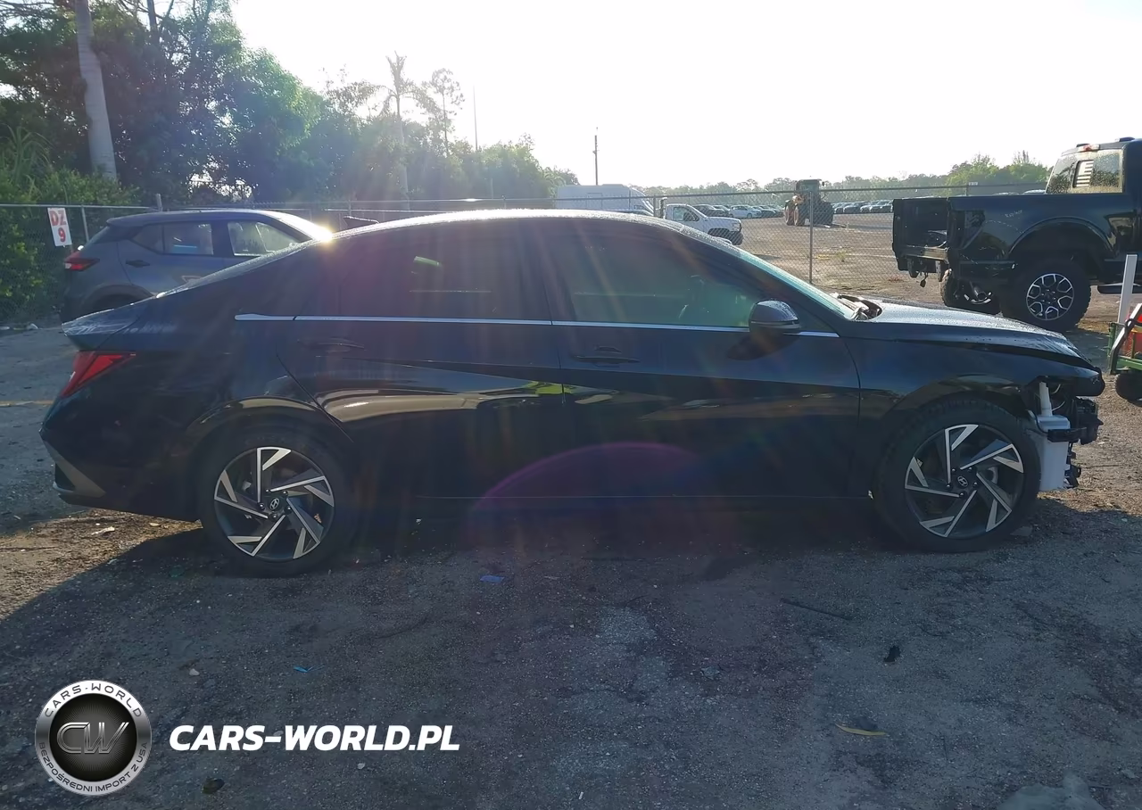 2024 Hyundai Elantra Limited VIN:KMHLP4DG3RU722927 - 14
