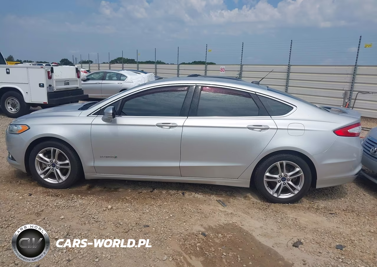 2016 Ford Fusion Hybrid Titanium VIN:3FA6P0RUXGR296785 - 14