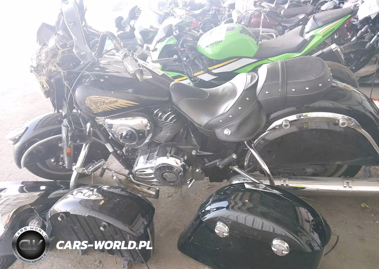 2015 Indian Motorcycle Co. Chieftain VIN:56KTCAAA7F3324517 - 13