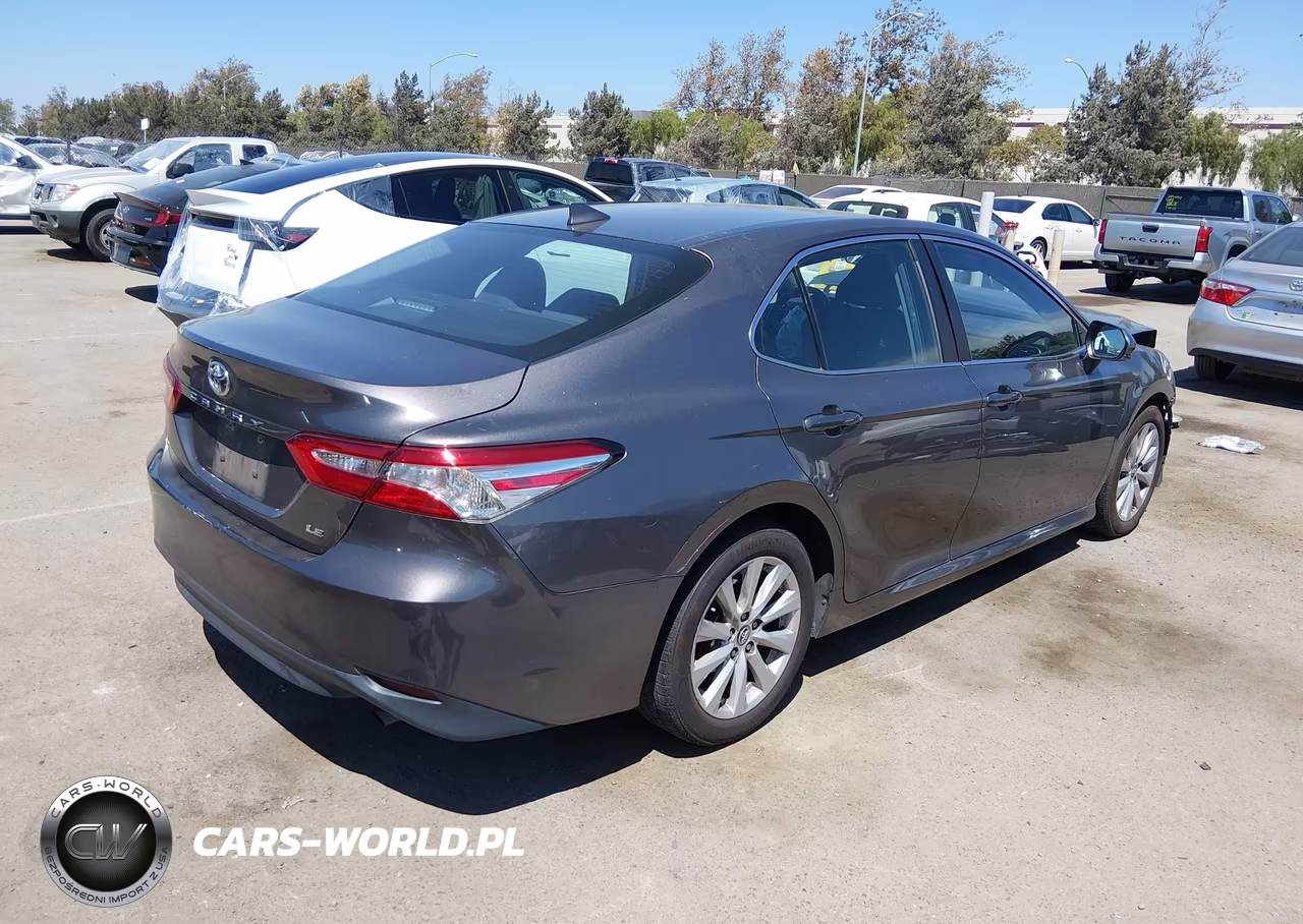 2019 Toyota Camry Le VIN:4T1B11HKXKU773633 - 4