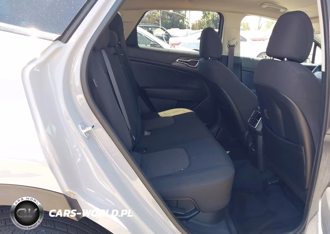 2026 Kia Sportage Hybrid S VIN:KNDPUDDG9T7370943 - 8