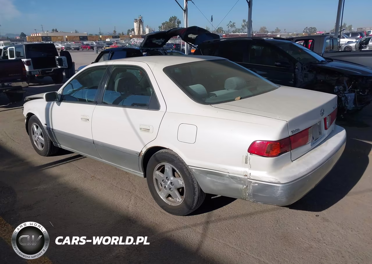 2001 Toyota Camry Le VIN:JT2BG22K210581784 - 3