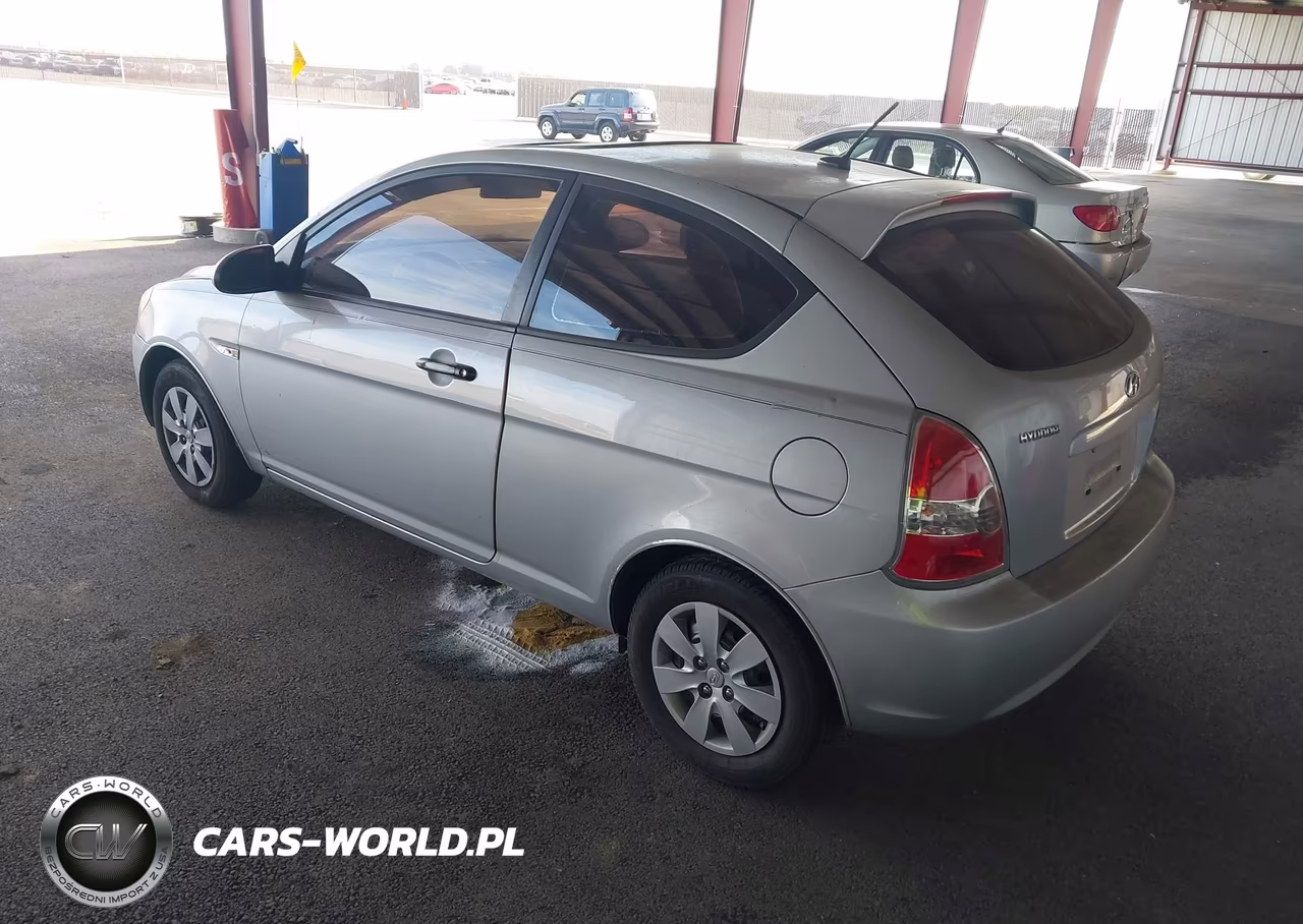 2008 Hyundai Accent Gs VIN:KMHCM36C98U079642 - 3