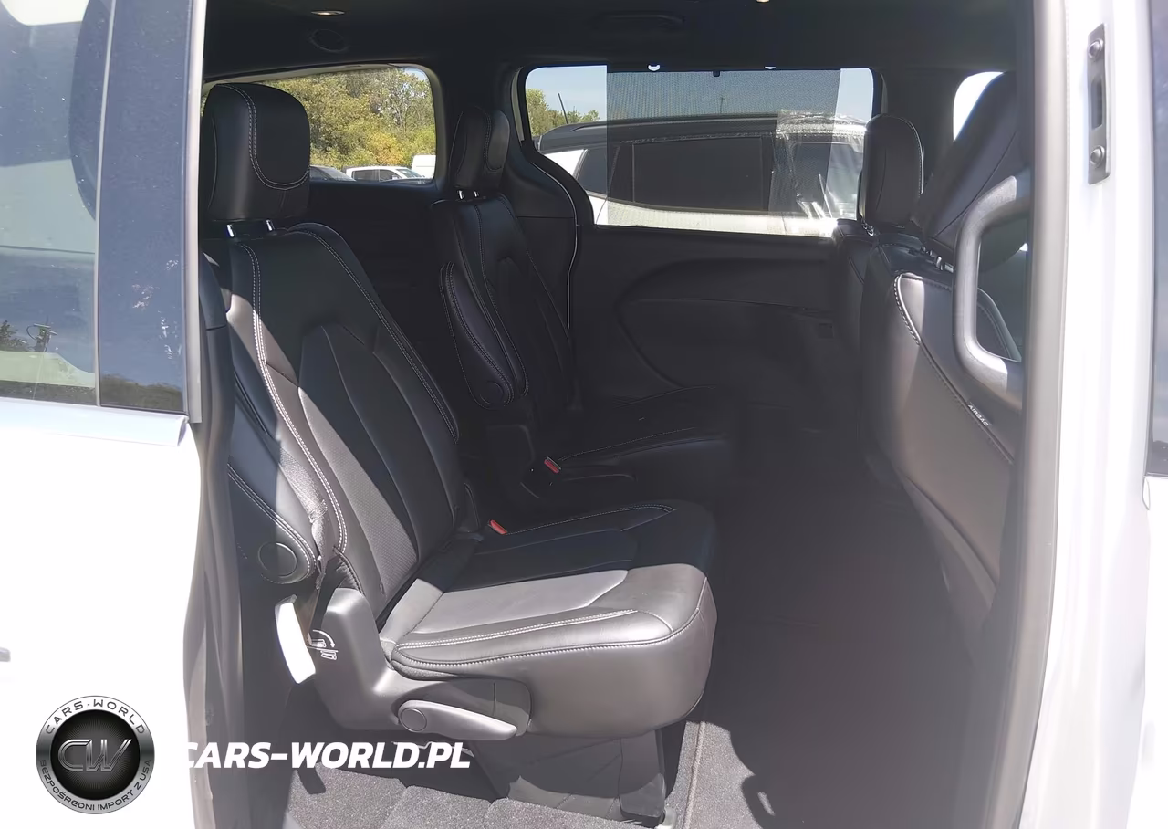 2026 Chrysler Pacifica Select VIN:2C4RC1BG9TR273382 - 8