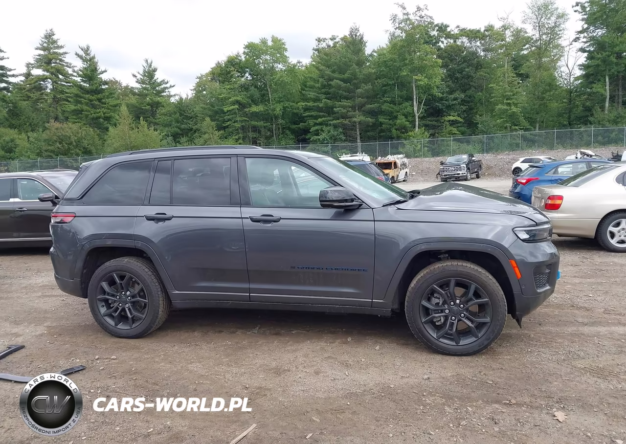 2023 Jeep Grand Cherokee 4Xe 30Th Anniversary VIN:1C4RJYB64P8904319 - 14