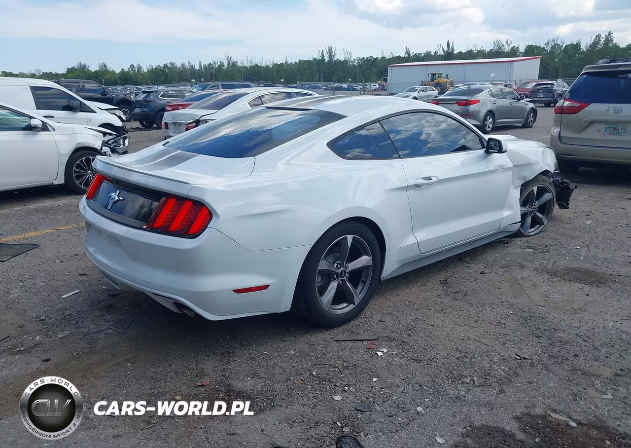 2016 Ford Mustang V6 VIN:1FA6P8AM4G5277310 - 4