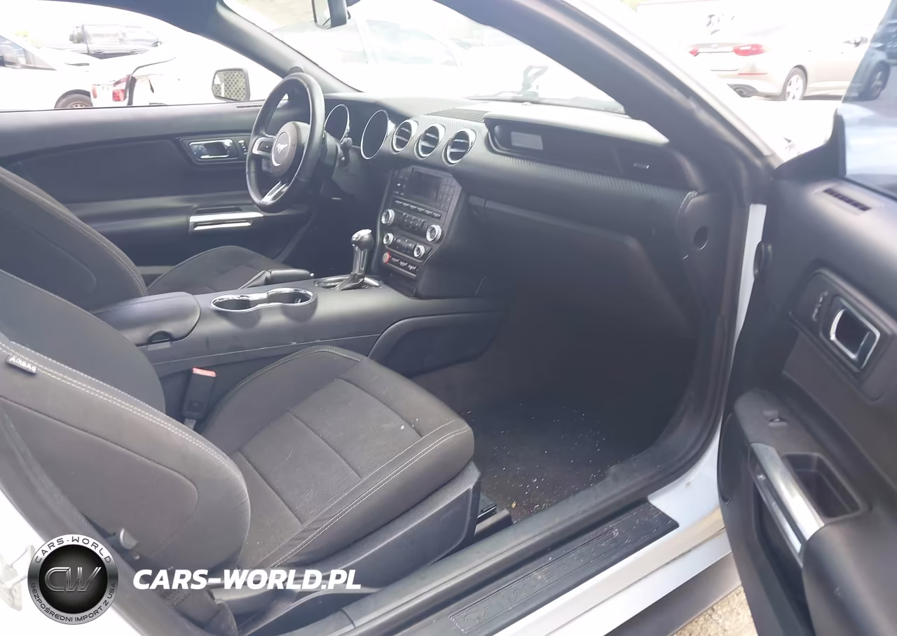 2016 Ford Mustang V6 VIN:1FA6P8AM4G5277310 - 5