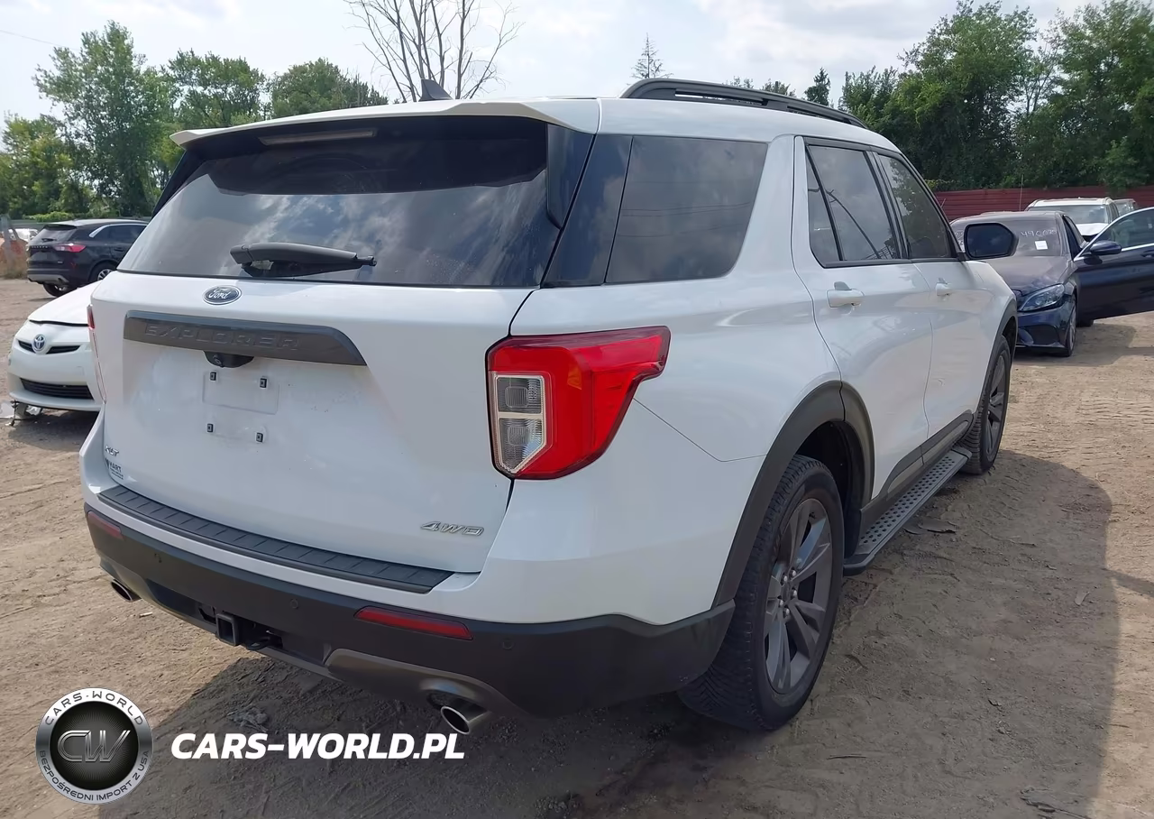 2021 Ford Explorer Xlt VIN:1FMSK8DH4MGC38394 - 4