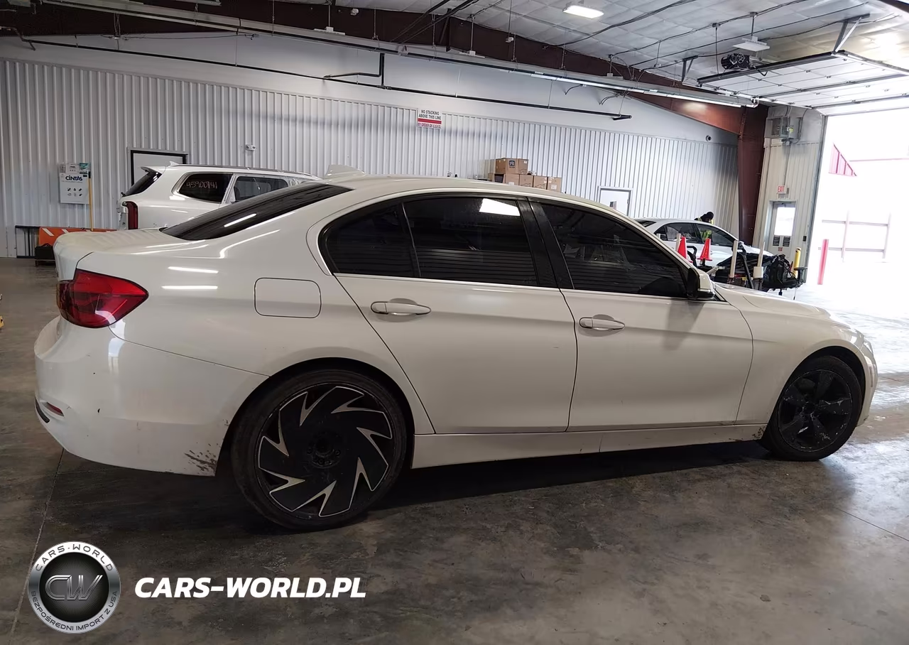 2018 BMW 330I xDrive VIN:WBA8D9G54JNU70028 - 12