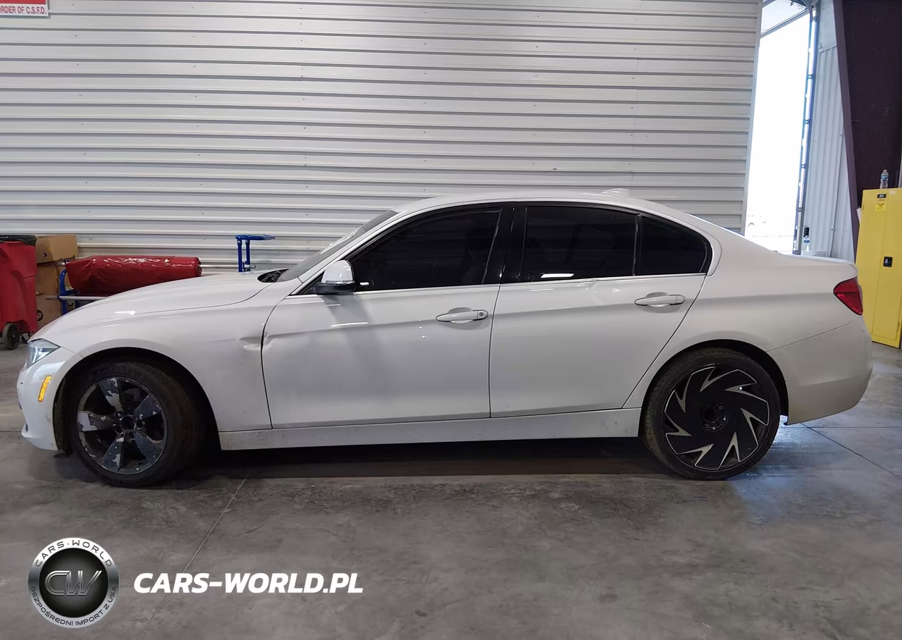 2018 BMW 330I xDrive VIN:WBA8D9G54JNU70028 - 13