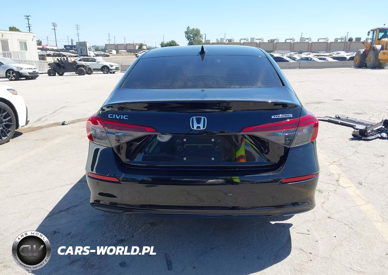 2024 Honda Civic Touring VIN:2HGFE1F97RH323821 - 17
