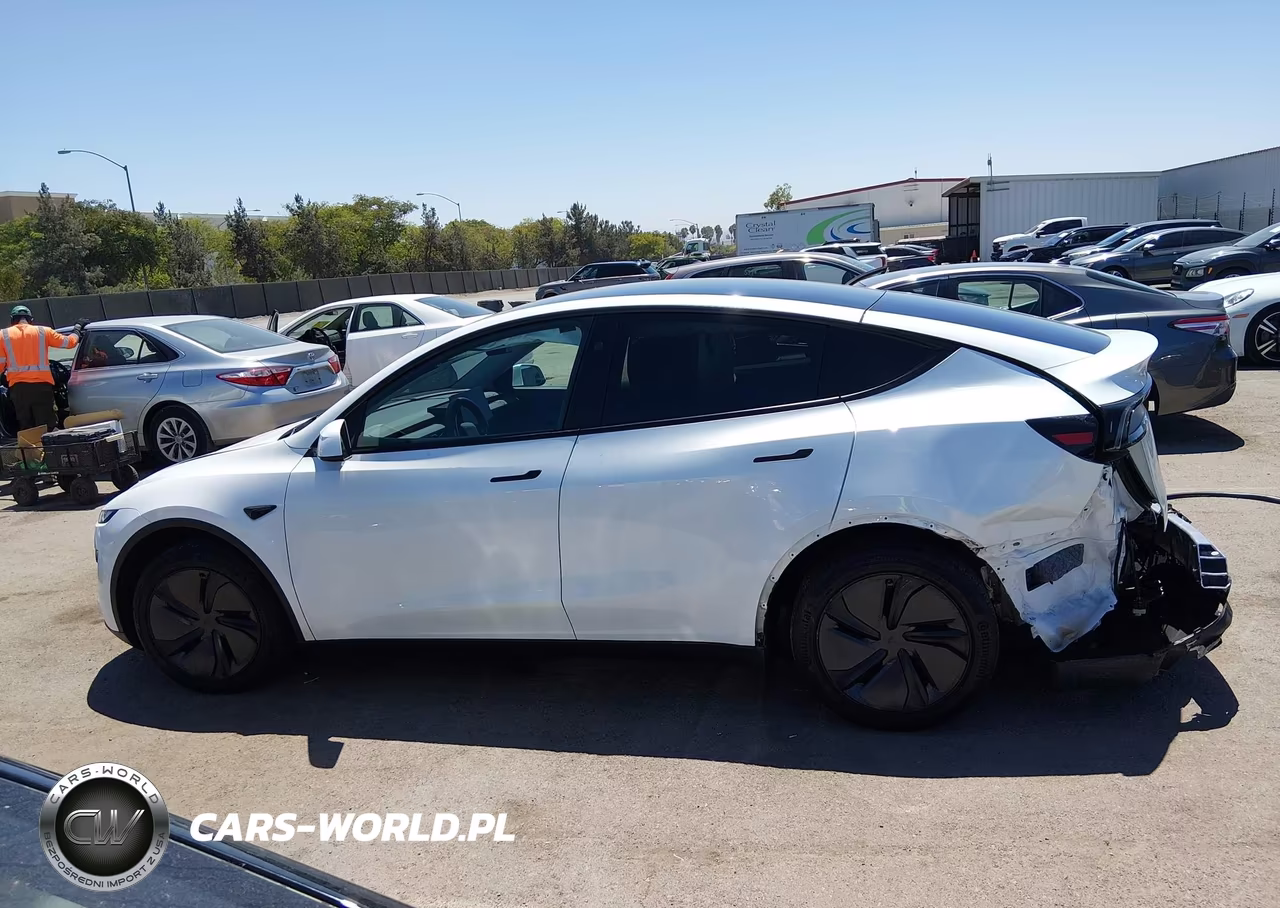 2026 Tesla Model Y Premium-Rear-Wheel Drive VIN:7SAYGDED5TF547324 - 16