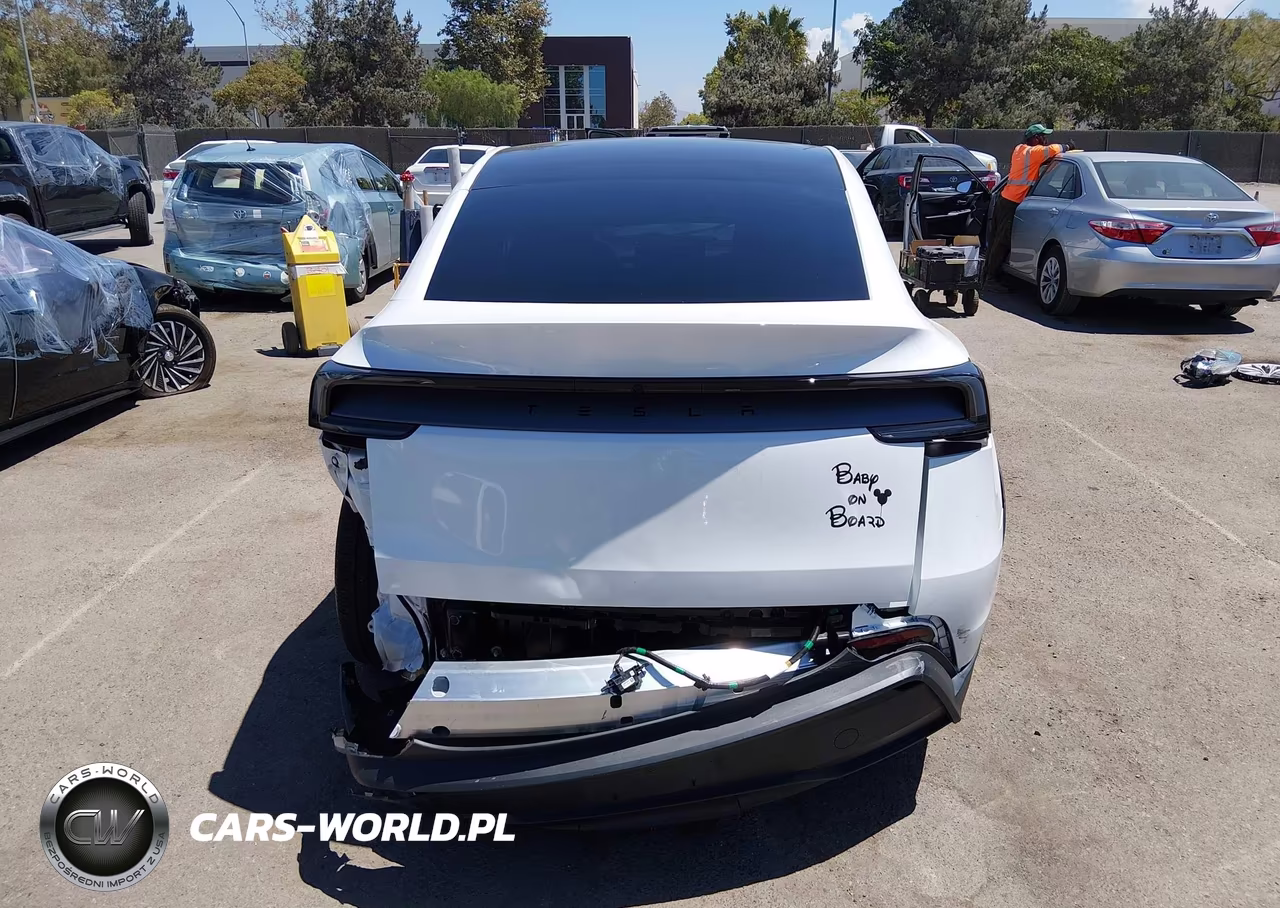 2026 Tesla Model Y Premium-Rear-Wheel Drive VIN:7SAYGDED5TF547324 - 18
