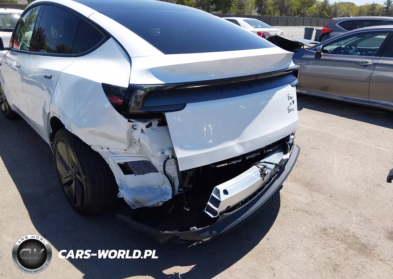 2026 Tesla Model Y Premium-Rear-Wheel Drive VIN:7SAYGDED5TF547324 - 6