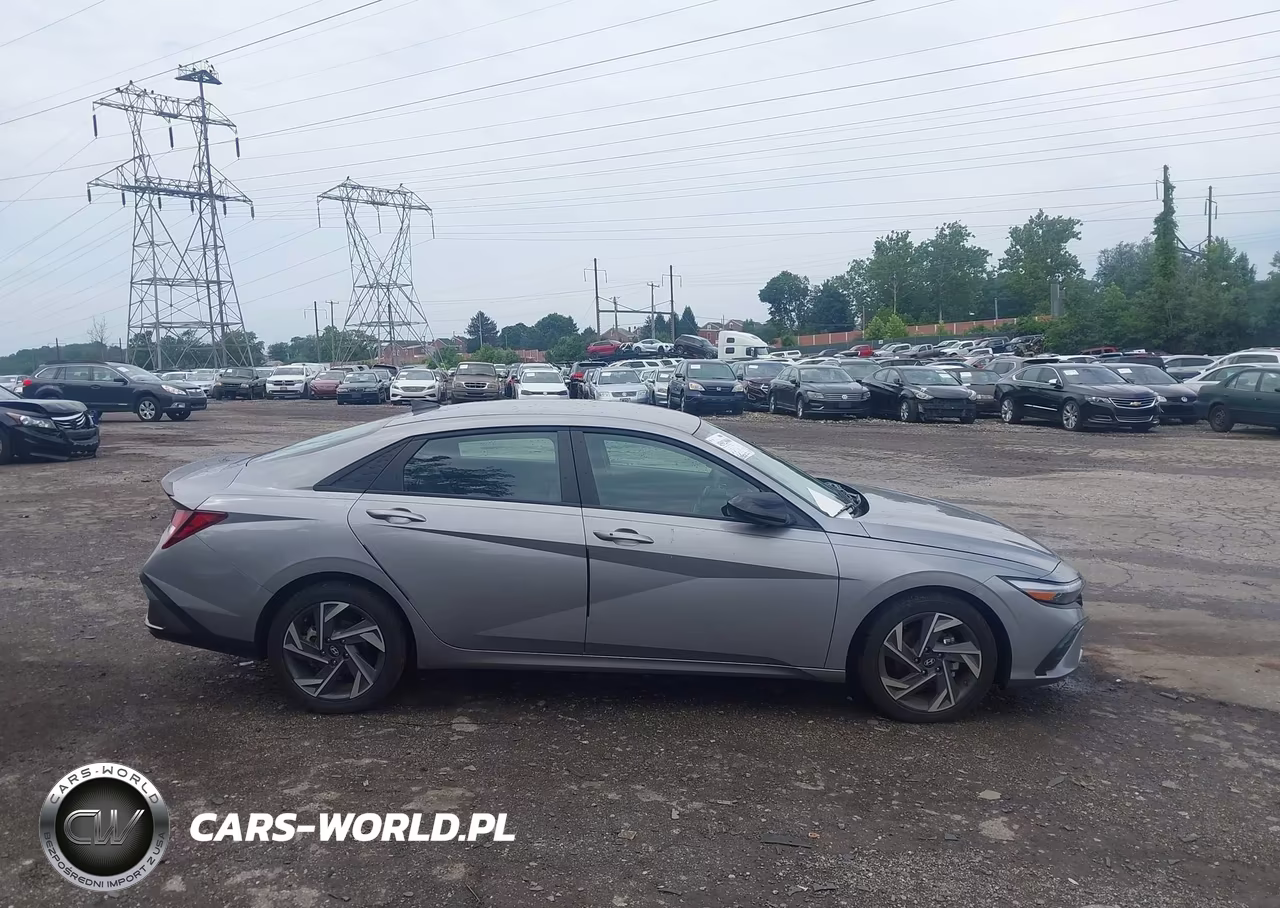 2025 Hyundai Elantra Sel Sport VIN:KMHLM4DG2SU083163 - 13