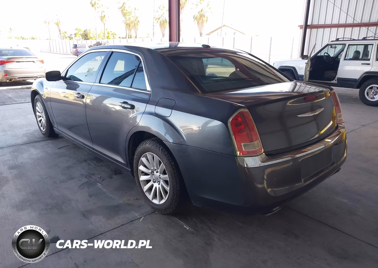 2014 Chrysler 300 VIN:2C3CCAAG8EH377446 - 3