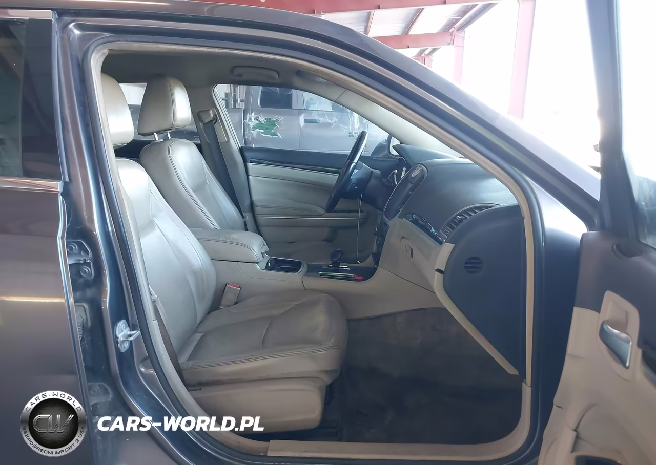 2014 Chrysler 300 VIN:2C3CCAAG8EH377446 - 5