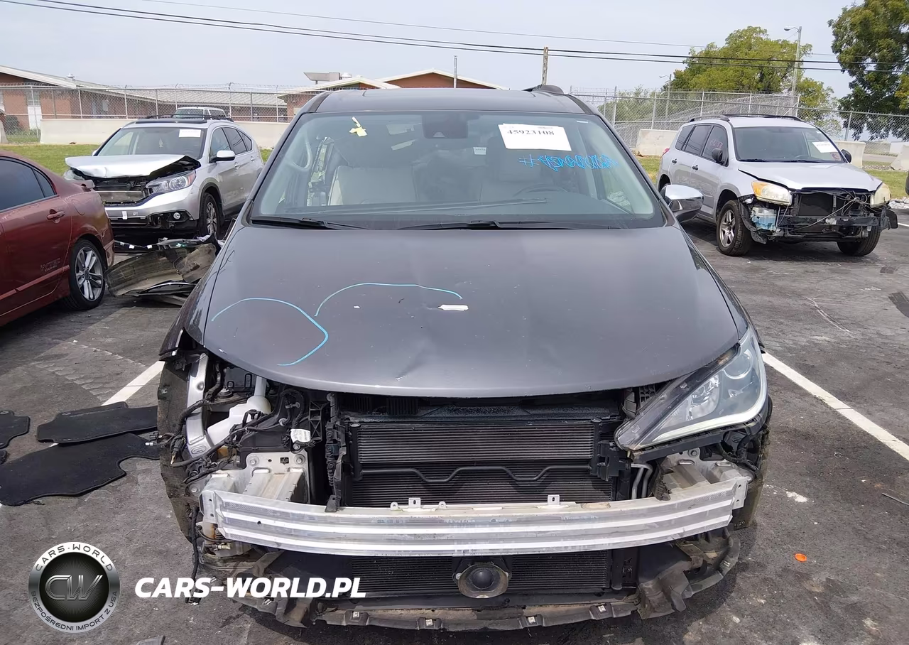 2017 Chrysler Pacifica Limited VIN:2C4RC1GG1HR528543 - 13
