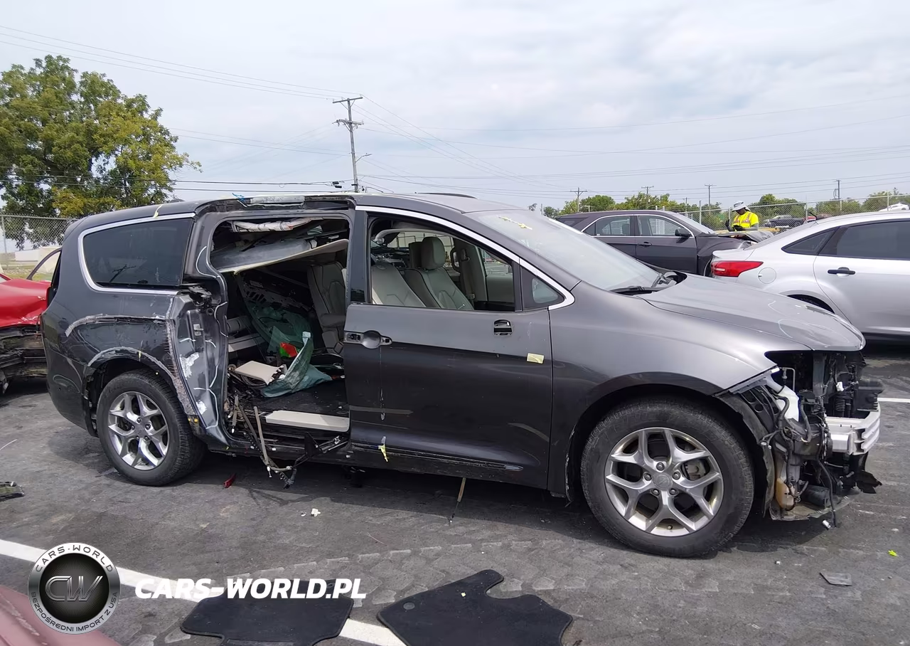 2017 Chrysler Pacifica Limited VIN:2C4RC1GG1HR528543 - 14