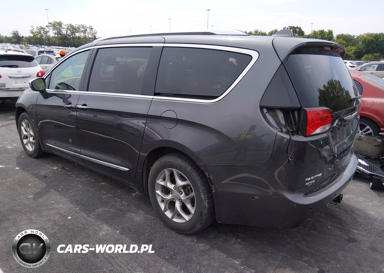 2017 Chrysler Pacifica Limited VIN:2C4RC1GG1HR528543 - 3