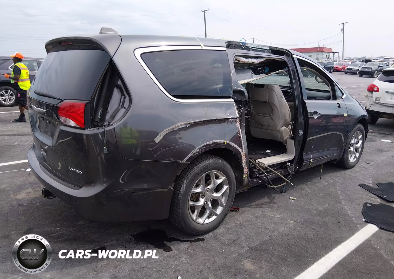 2017 Chrysler Pacifica Limited VIN:2C4RC1GG1HR528543 - 4