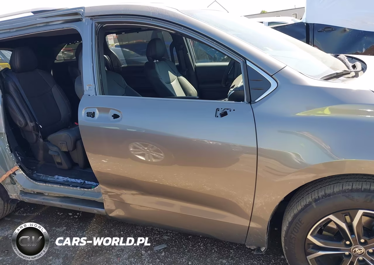 2026 Toyota Sienna Platinum VIN:5TDESKFC5TS266967 - 18