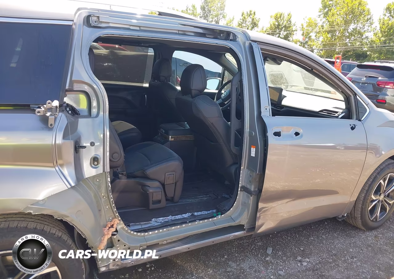 2026 Toyota Sienna Platinum VIN:5TDESKFC5TS266967 - 6
