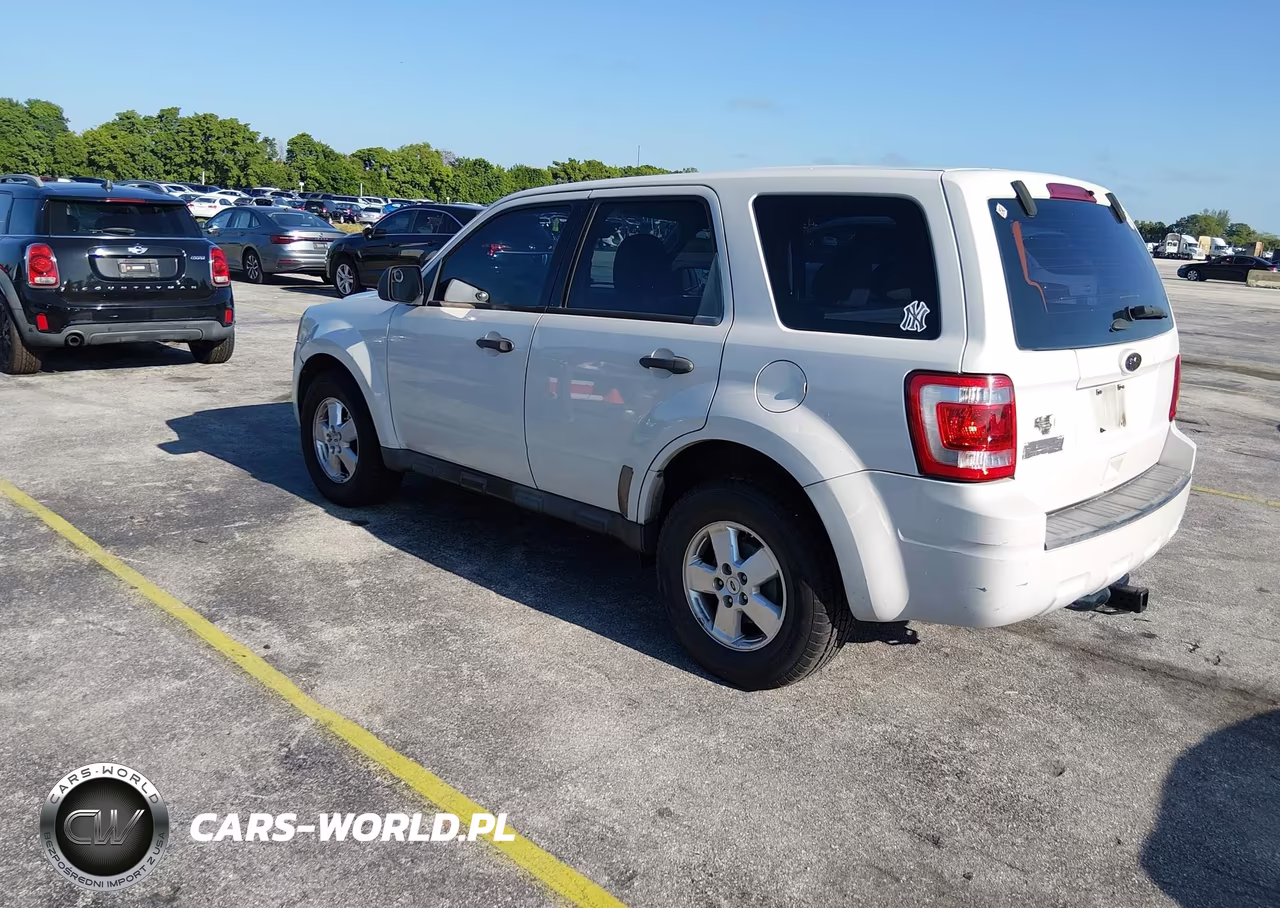 2012 Ford Escape Xls VIN:1FMCU0C73CKB27095 - 3
