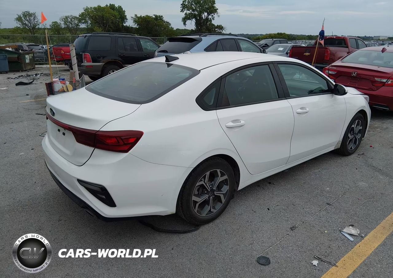 2021 Kia Forte Lxs VIN:3KPF24AD7ME335833 - 4