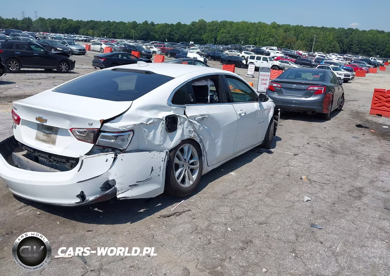 2018 Chevrolet Malibu Lt VIN:1G1ZD5ST2JF119630 - 4