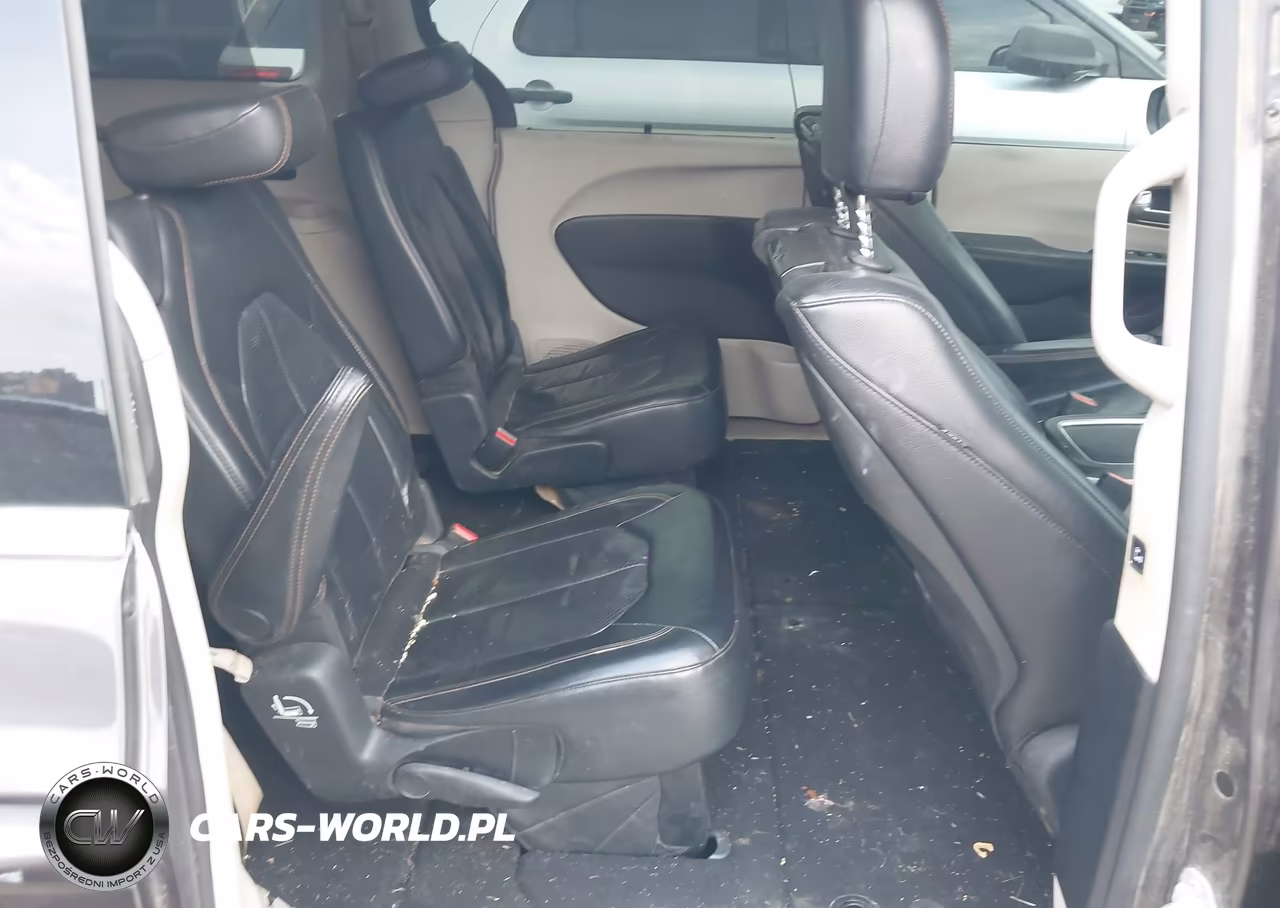2017 Chrysler Pacifica Touring-L Plus VIN:2C4RC1EG1HR505556 - 8