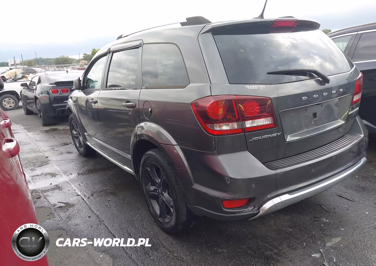 2018 Dodge Journey Crossroad VIN:3C4PDCGB9JT275527 - 3
