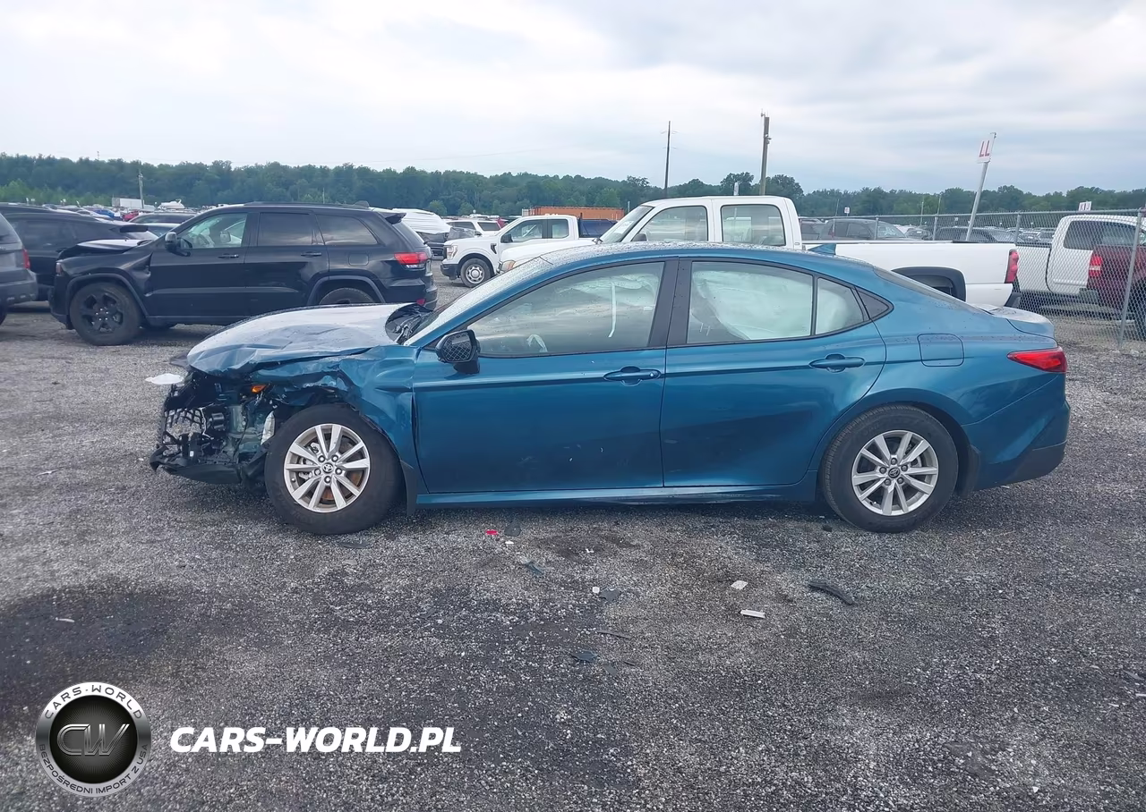 2026 Toyota Camry Le VIN:4T1DAACK6TU274183 - 13