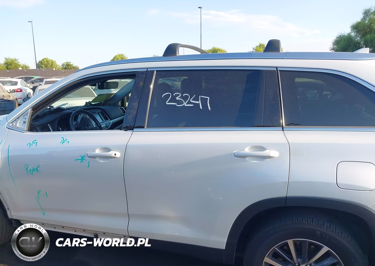2019 Toyota Highlander Xle VIN:5TDKZRFH0KS365164 - 15