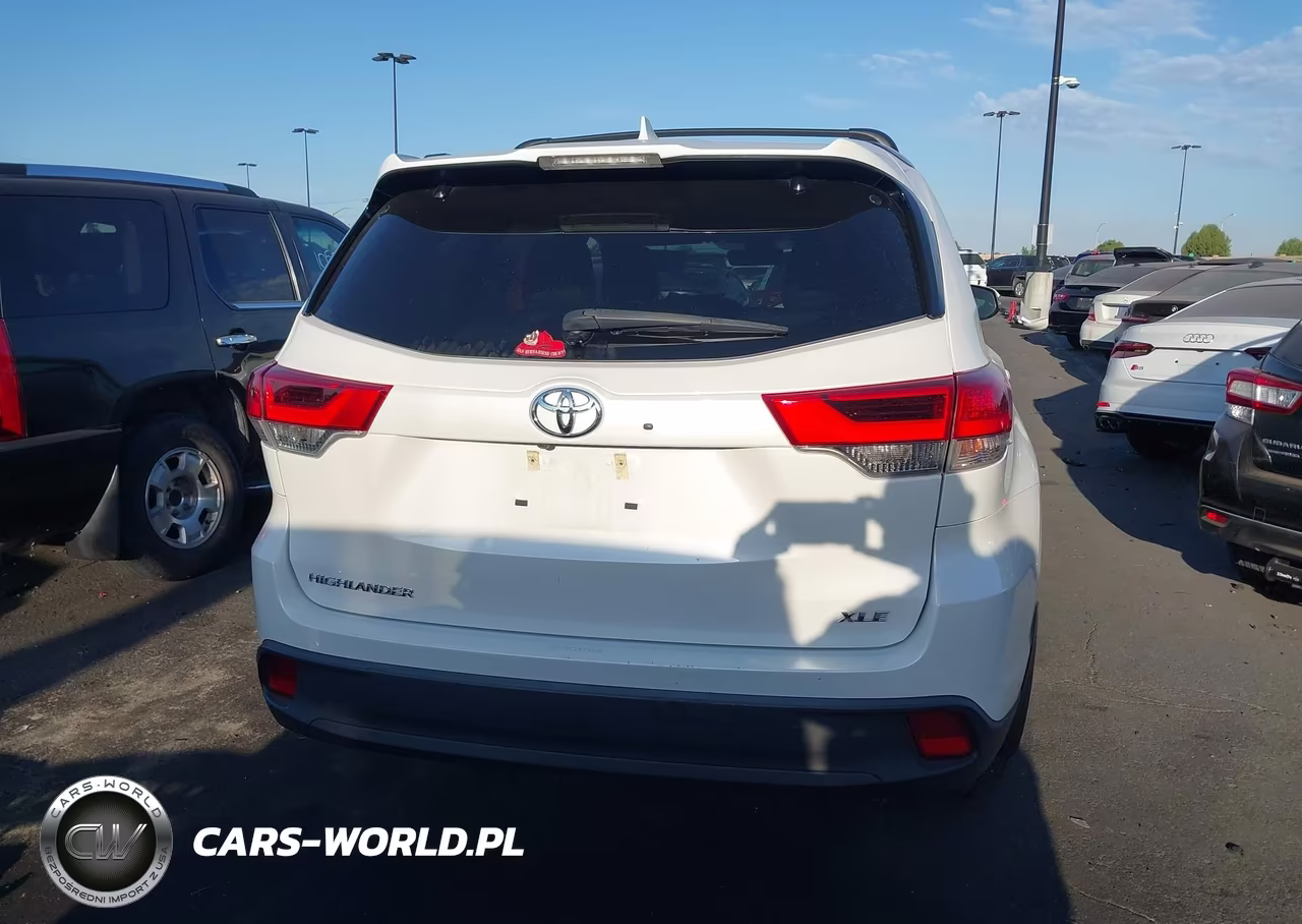 2019 Toyota Highlander Xle VIN:5TDKZRFH0KS365164 - 17