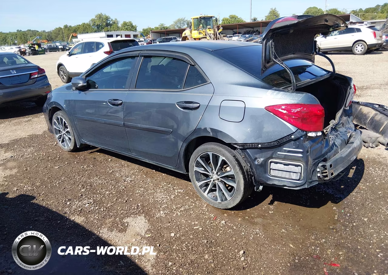 2018 Toyota Corolla Se VIN:5YFBURHE1JP799683 - 3