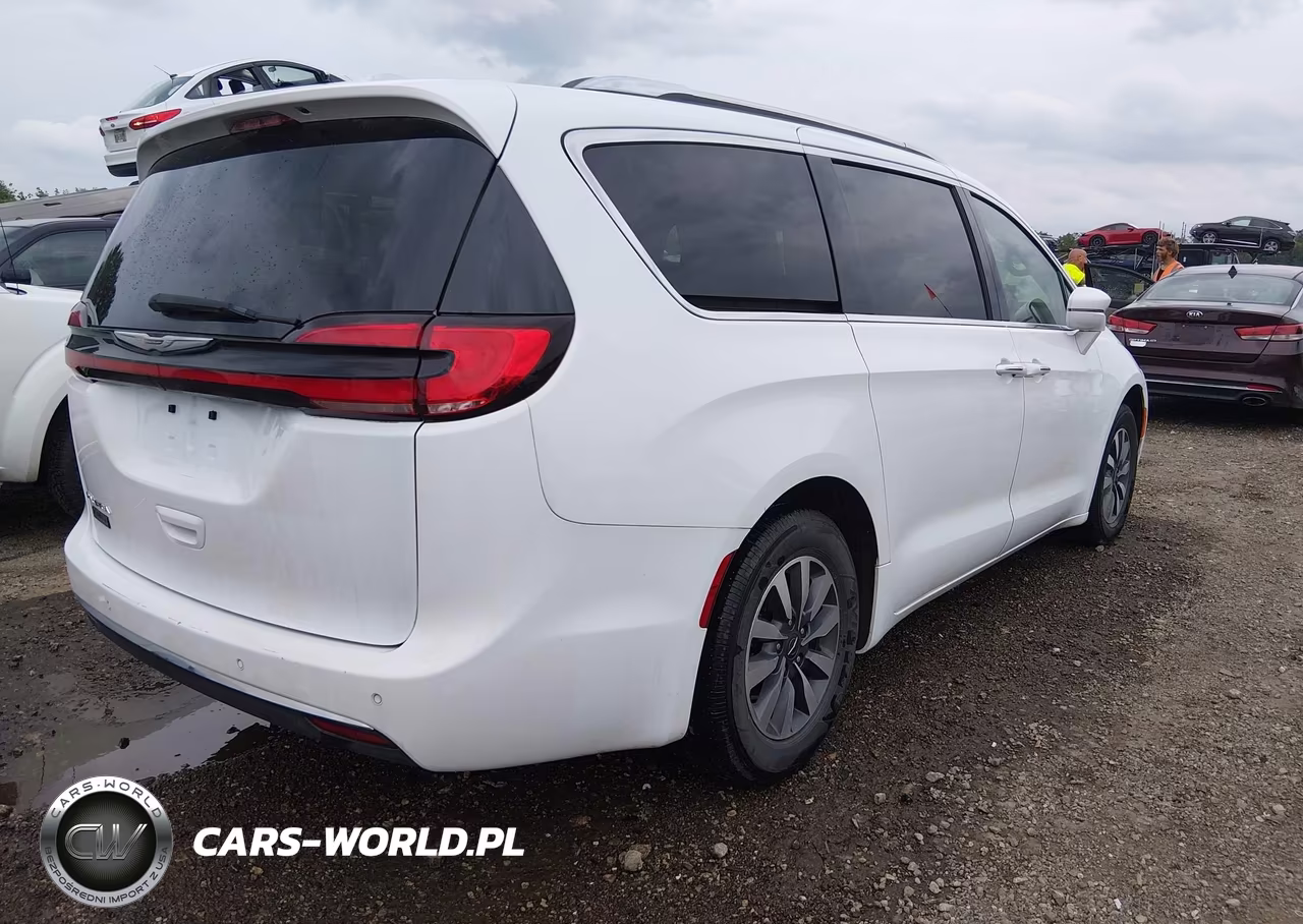 2021 Chrysler Pacifica Touring L VIN:2C4RC1BG5MR520205 - 4