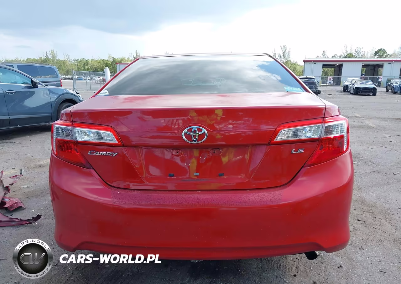 2013 Toyota Camry Le VIN:4T1BF1FK5DU674614 - 17