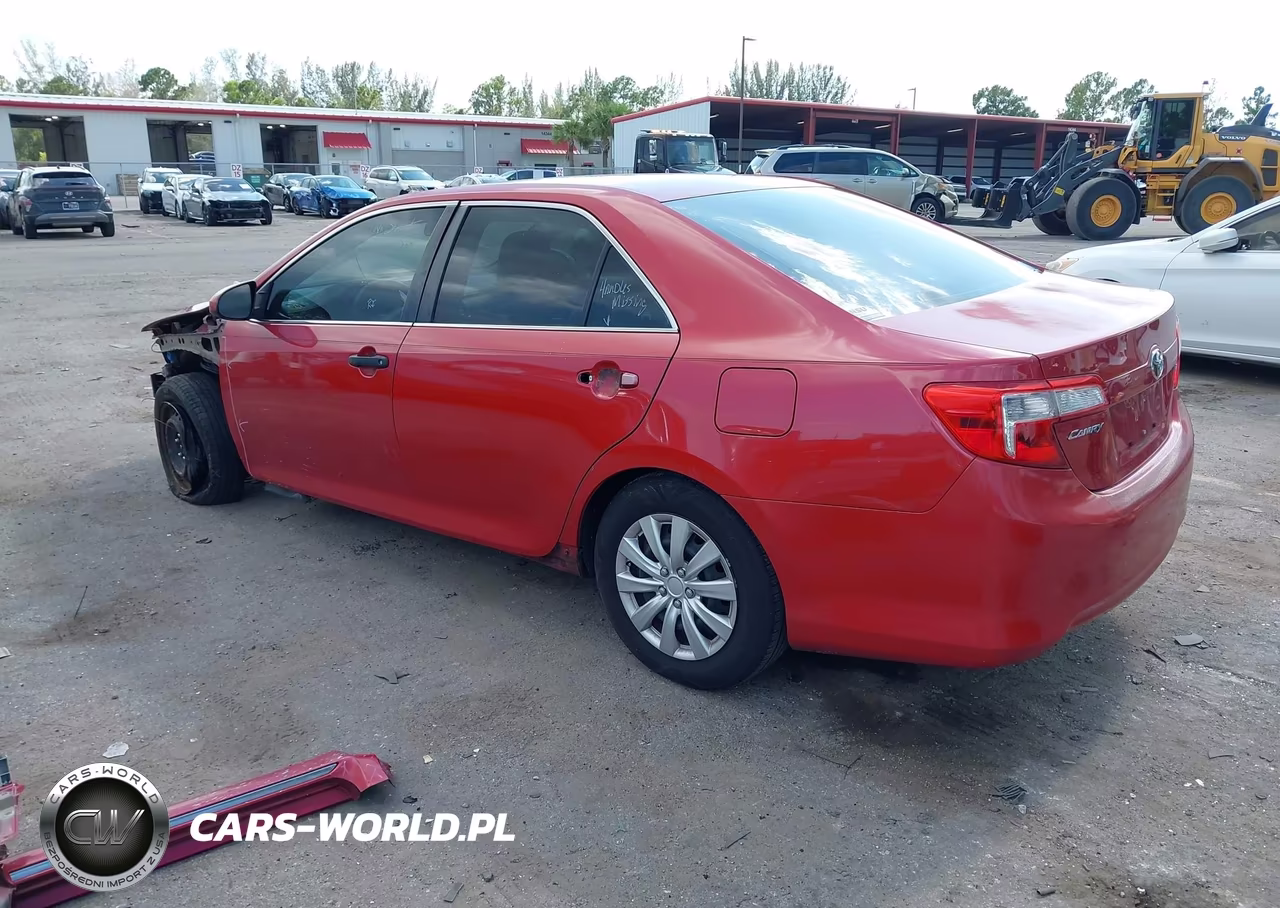 2013 Toyota Camry Le VIN:4T1BF1FK5DU674614 - 3