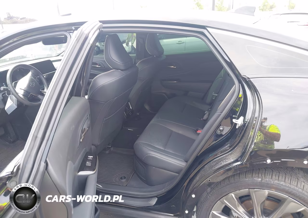 2026 Toyota Crown Limited VIN:JTDAAAAF7T3042887 - 8