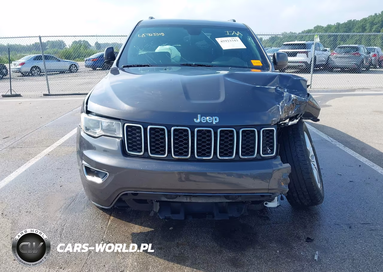 2017 Jeep Grand Cherokee Laredo VIN:1C4RJFAG1HC729587 - 11