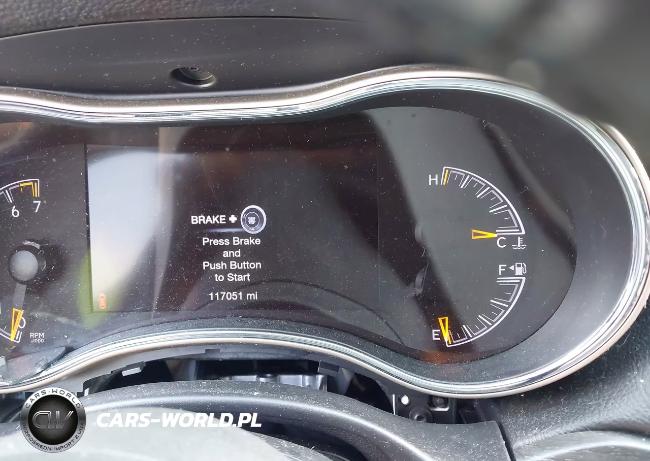 2017 Jeep Grand Cherokee Laredo VIN:1C4RJFAG1HC729587 - 6