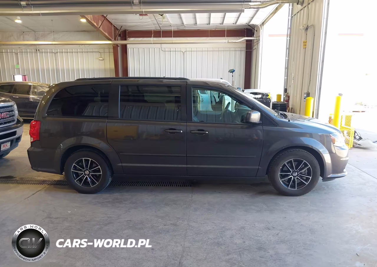 2016 Dodge Grand Caravan R-T VIN:2C4RDGEG3GR217343 - 14