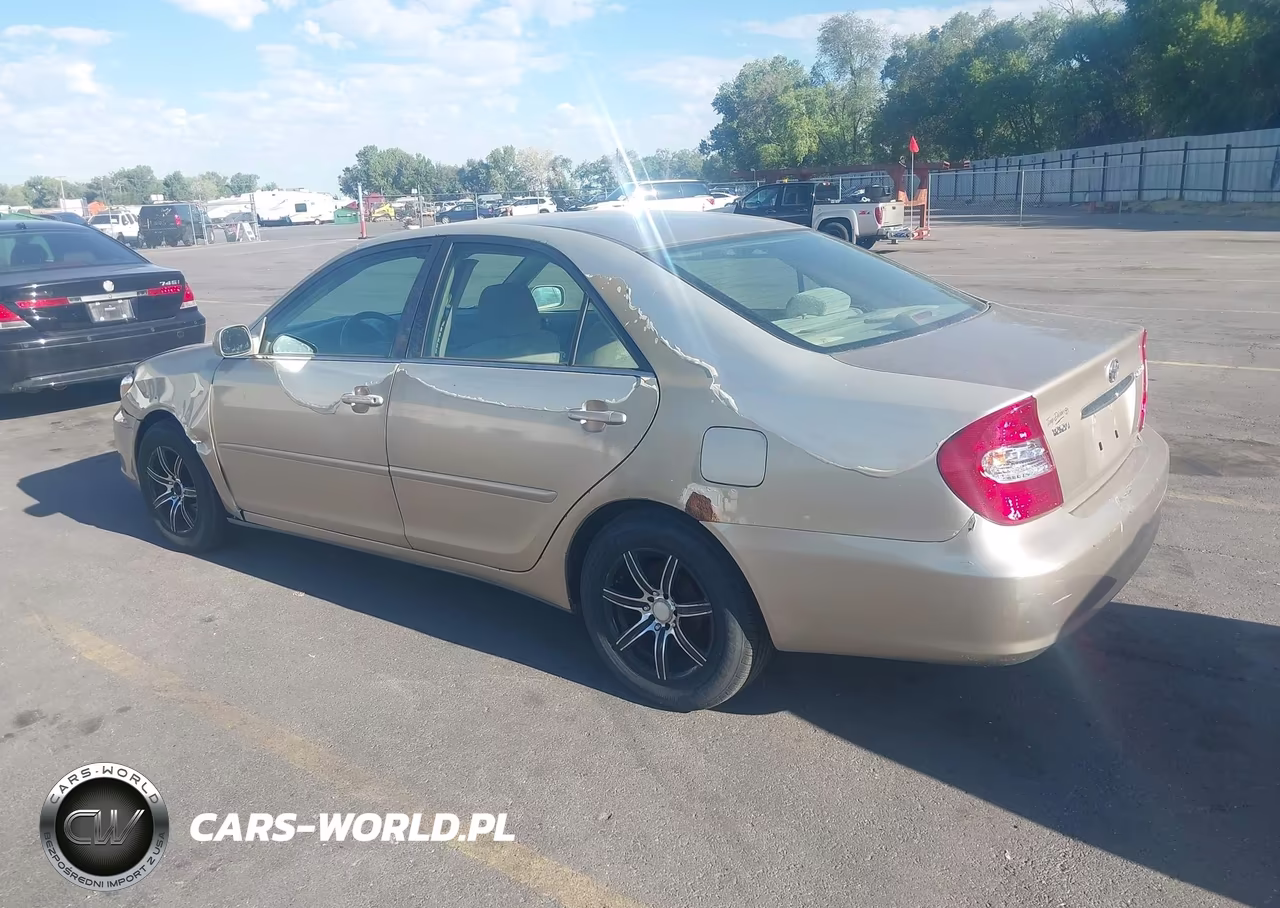 2002 Toyota Camry Le VIN:JTDBE32K120069549 - 3