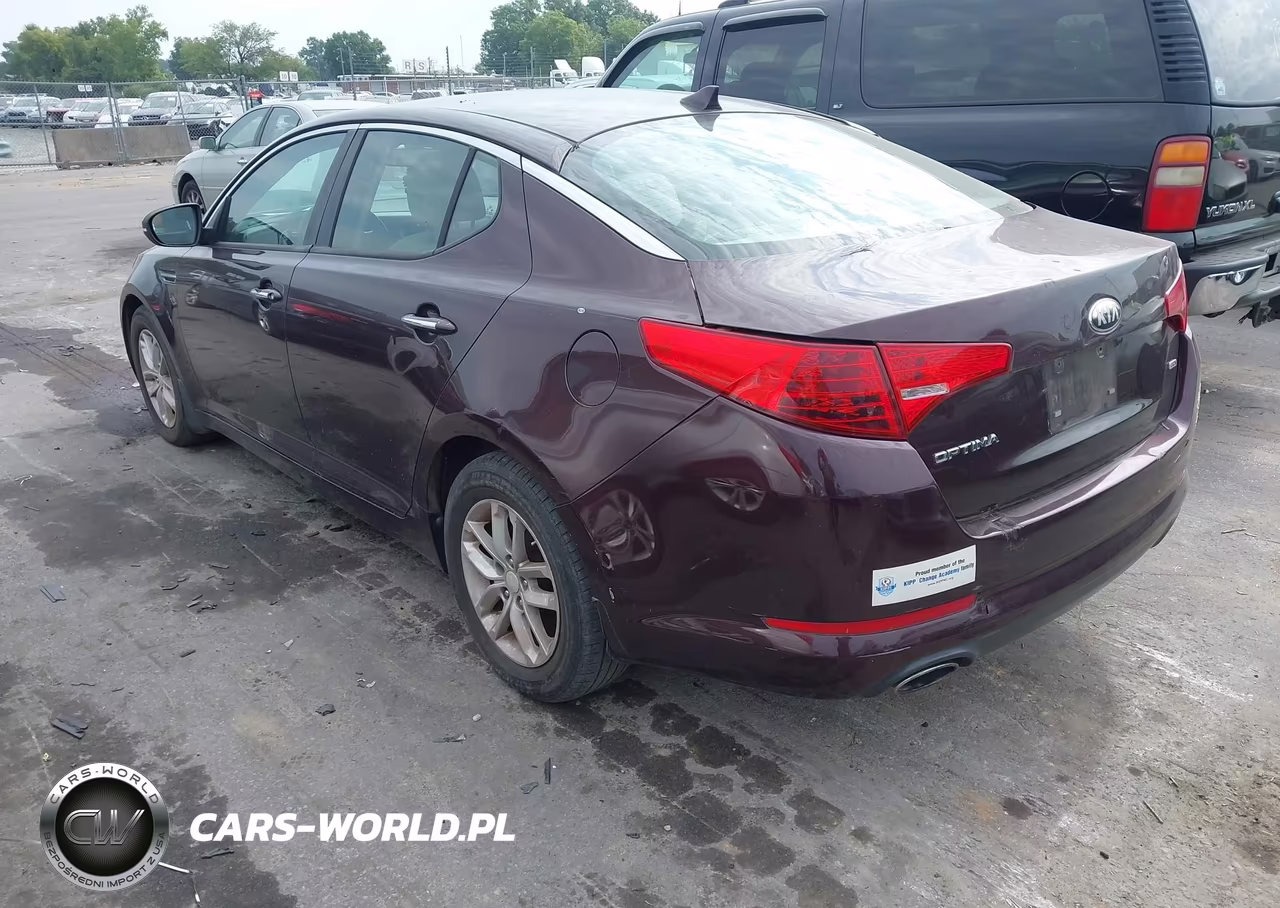 2013 Kia Optima Lx VIN:5XXGM4A76DG209768 - 3
