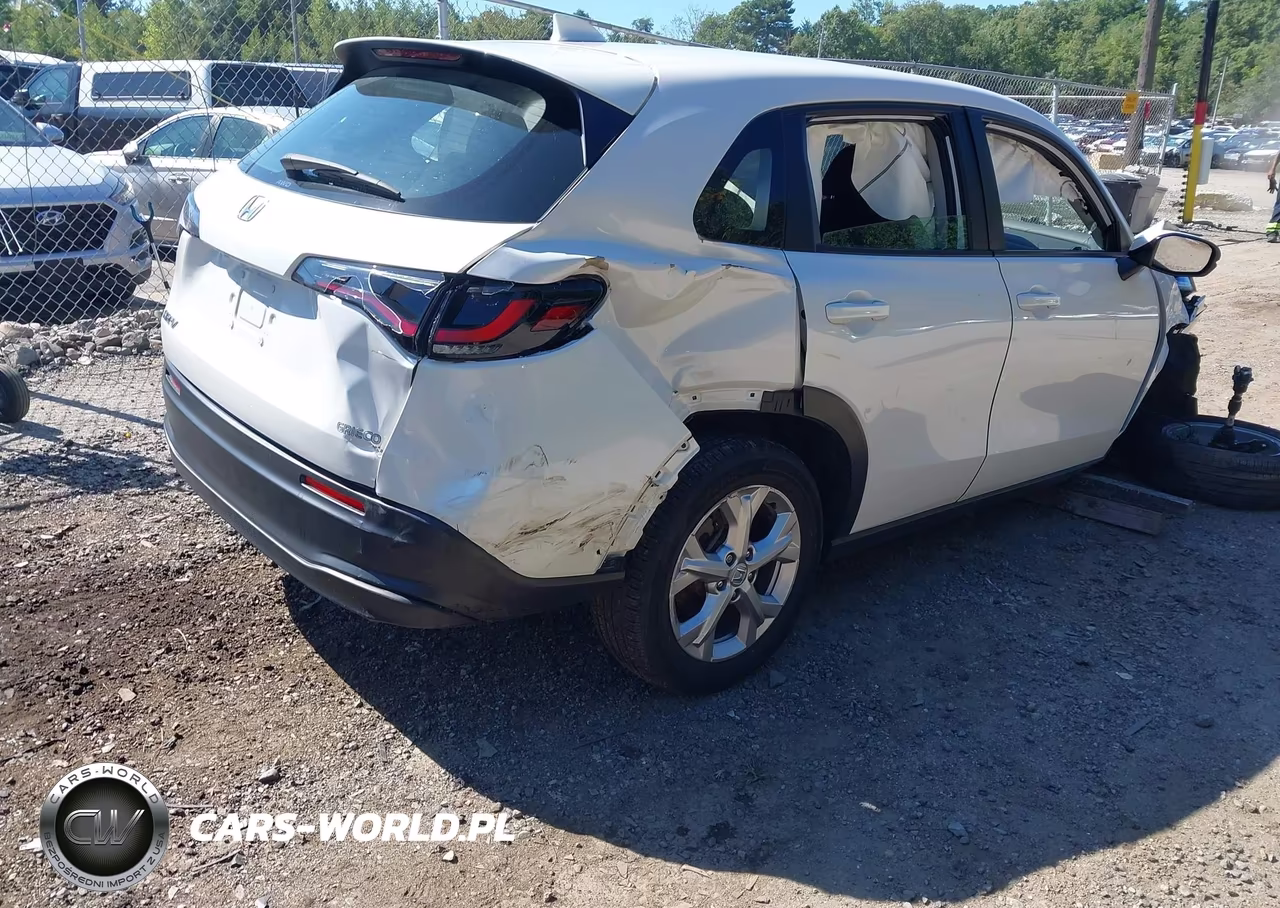 2024 Honda Hr-V Awd Lx VIN:3CZRZ2H30RM782876 - 4