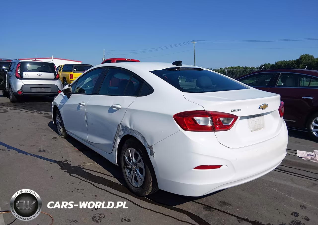2019 Chevrolet Cruze Ls VIN:1G1BC5SM9K7147711 - 3