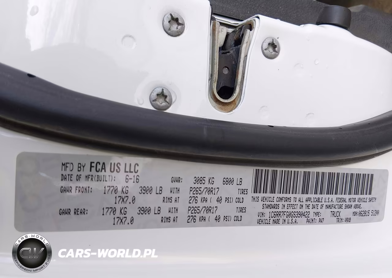 2016 Ram 1500 Tradesman VIN:1C6RR7FG0GS390422 - 9