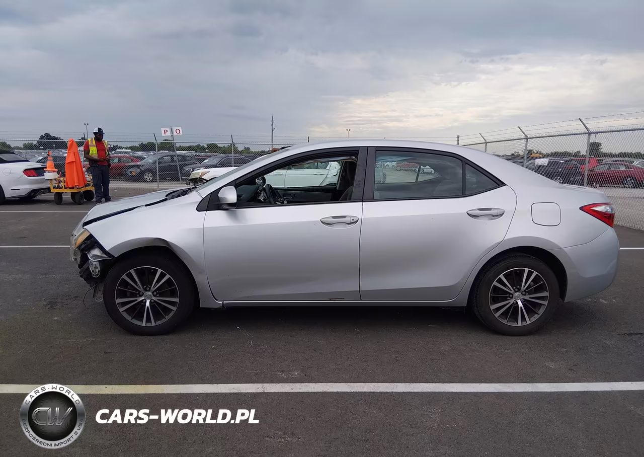 2016 Toyota Corolla Le Plus VIN:5YFBURHE9GP559032 - 14