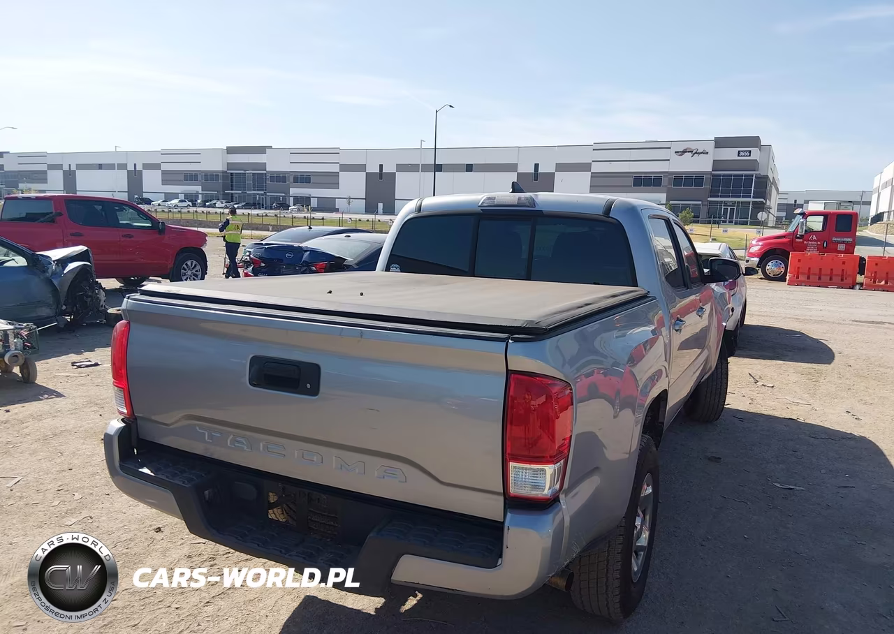 2017 Toyota Tacoma Sr VIN:5TFAX5GN5HX081935 - 4